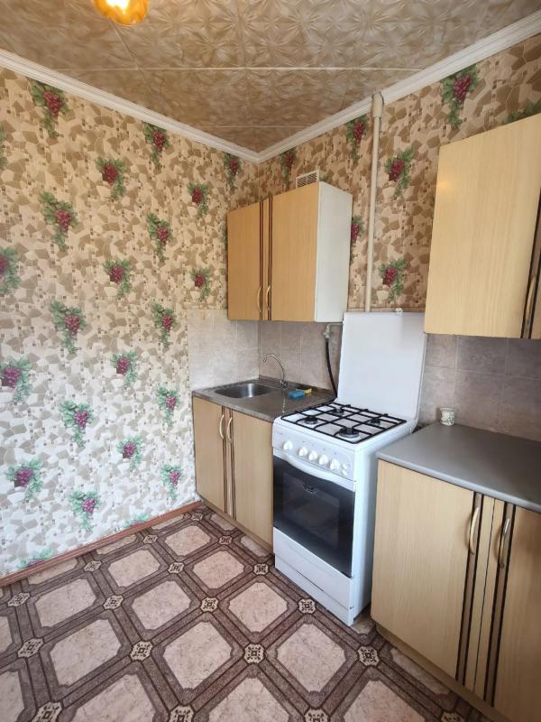 В продаже однокомнатная квартира в кирпичном доме на третьем этаже в отличном районе города. - Новотроицк