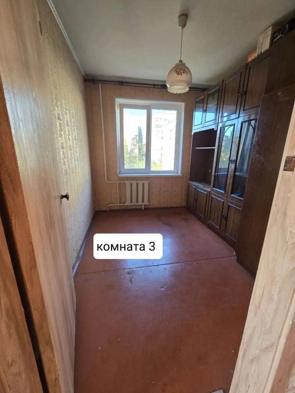 Продаётся уютная квартира с  изолированными комнатами на четвёртом этаже панельного дома. - Новотроицк
