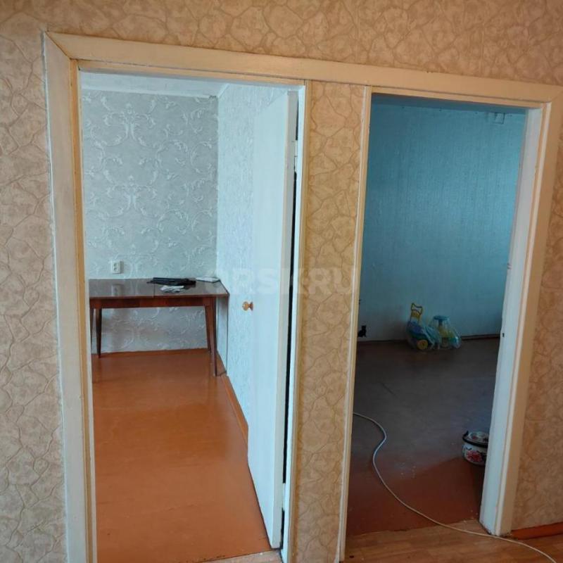 продам трехкомнатную квартиру в районе поселка Мясокомбинат - Орск