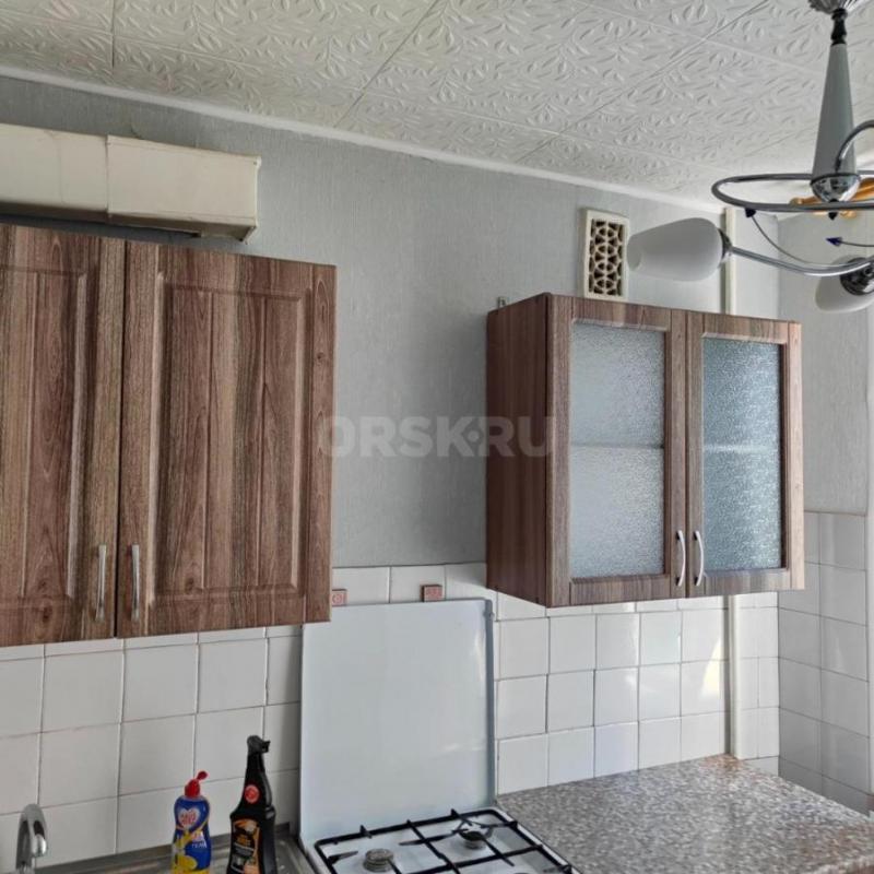 продам трехкомнатную квартиру в районе поселка Мясокомбинат - Орск