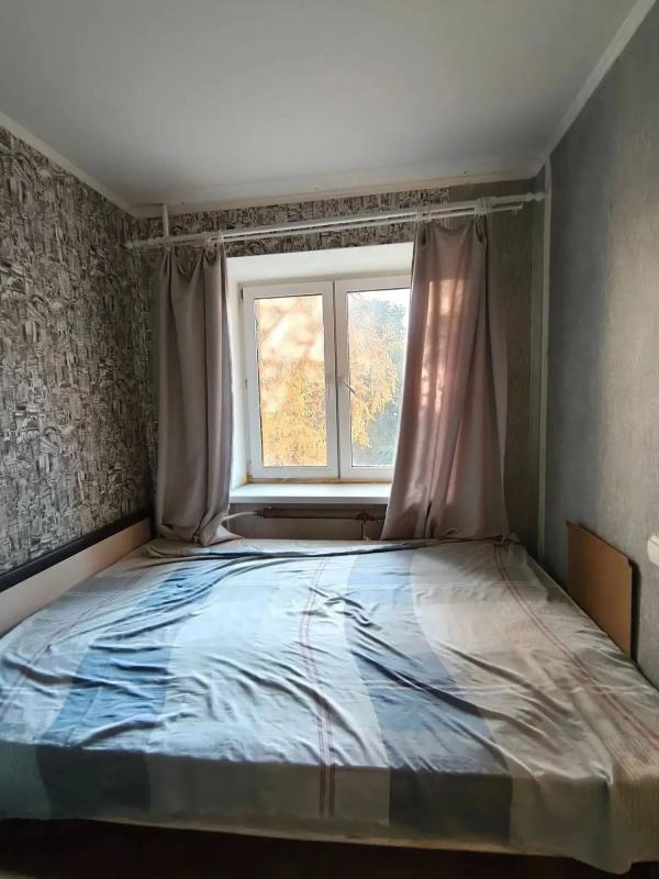 ПРОДАËТСЯ 3 - Х КОМНАТНАЯ КВАРТИРА, НА 3 - ЕМ ЭТАЖЕ, КИРПИЧНОГО ДОМА, В ЦЕНТРЕ ГОРОДА
Адрес: г. - Новотроицк