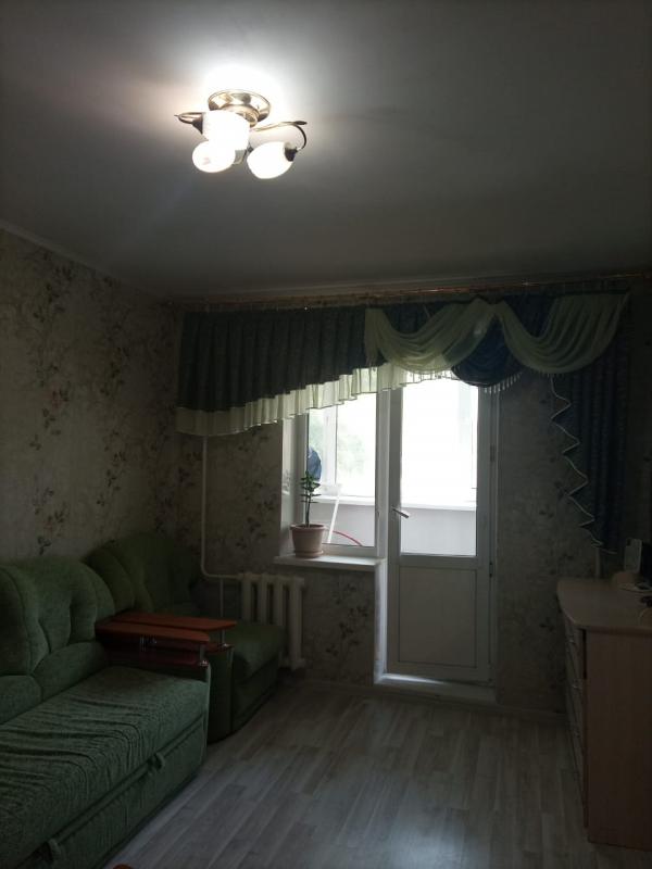 Продается  от собственника 4-х комнатная в центре города в шести этажном доме квартира в районе гимн - Новотроицк