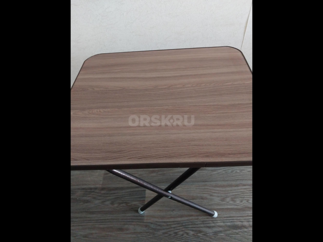 Продам компактный раскладной столик длинна 55 сантиметров ширина 45 сантиметров высота 48 сантиметро - Новотроицк
