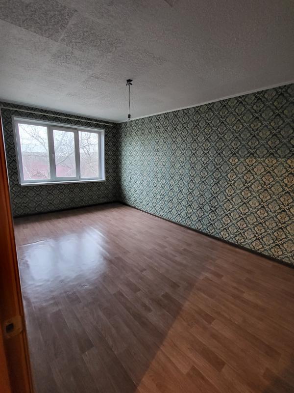 Продам 3- комнатную квартиру, расположена по адресу: ул. - Новотроицк