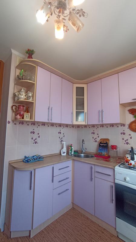 Продам 2 ком квартиру в центре города на 4 этаже 9этажного дома. - Новотроицк