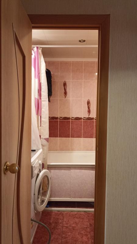 Продам 2 ком квартиру в центре города на 4 этаже 9этажного дома. - Новотроицк