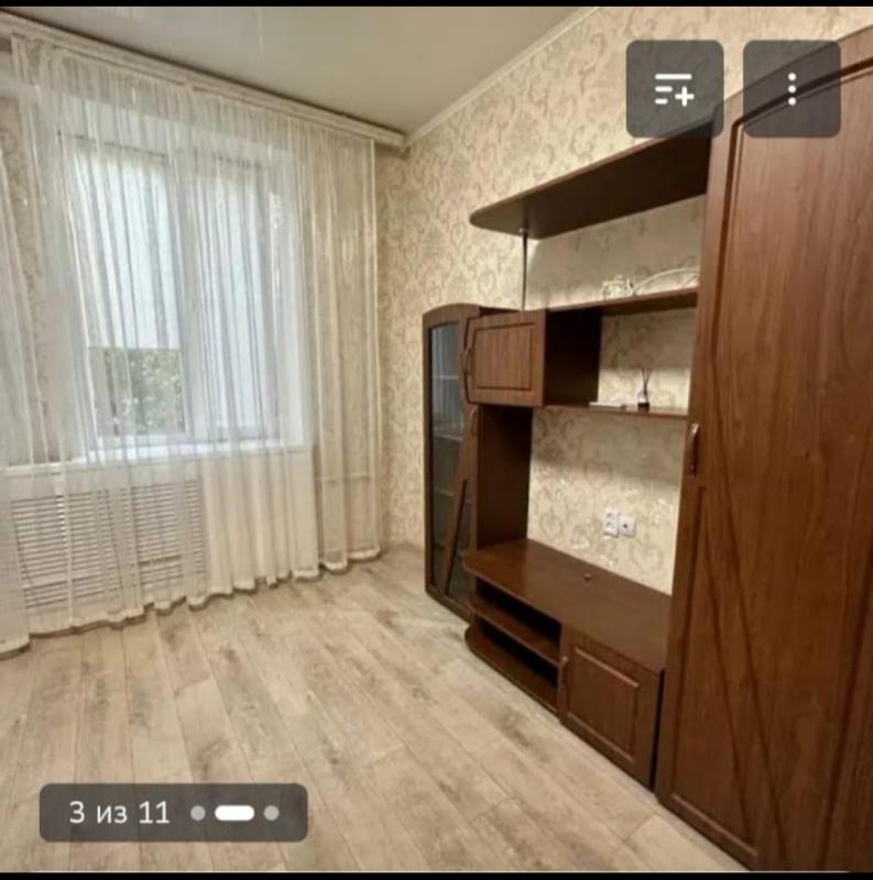 Продам чистую, тёплую, большую квартиру старого типа, которая, находится в спокойном и уютном районе - Новотроицк