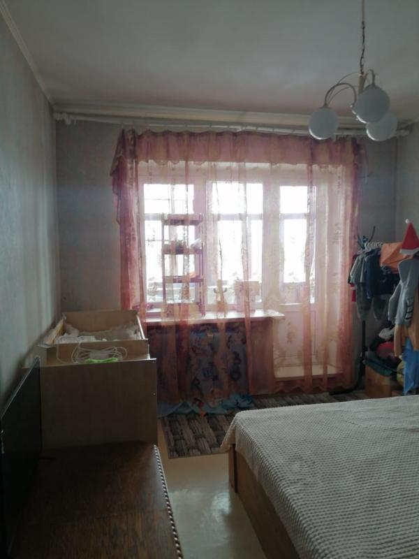 Продается просторная 2-х комнатная квартира в монолитном доме по ул. - Новотроицк