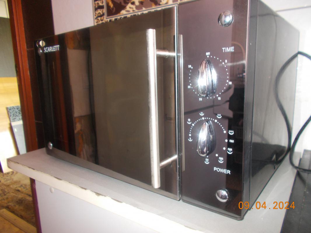 продам микроволновую печь "SCARLETT"цвет чёрное зеркало габариты(шир47см, глубина33см,высо - Новотроицк