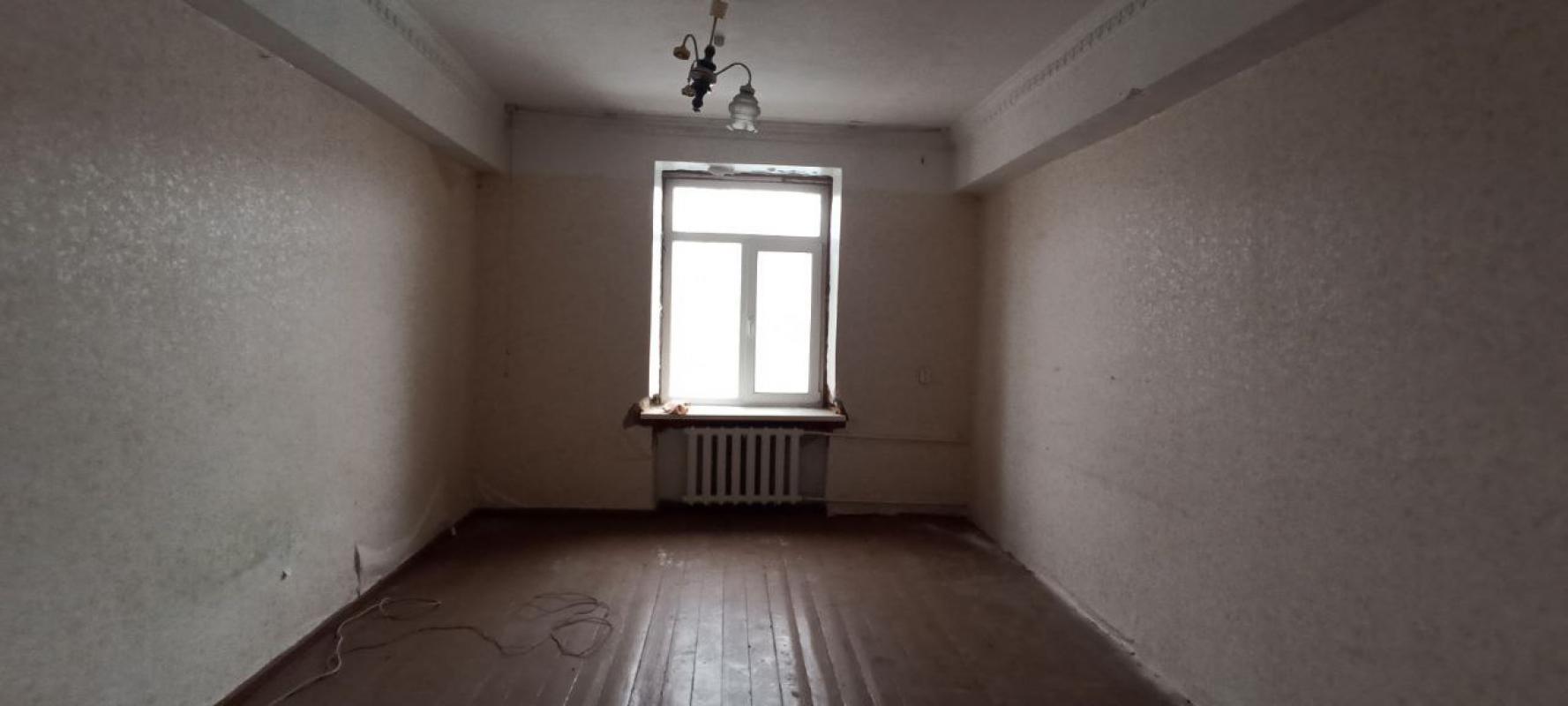 На продаже комната в общежитии, по адресу: г. - Новотроицк