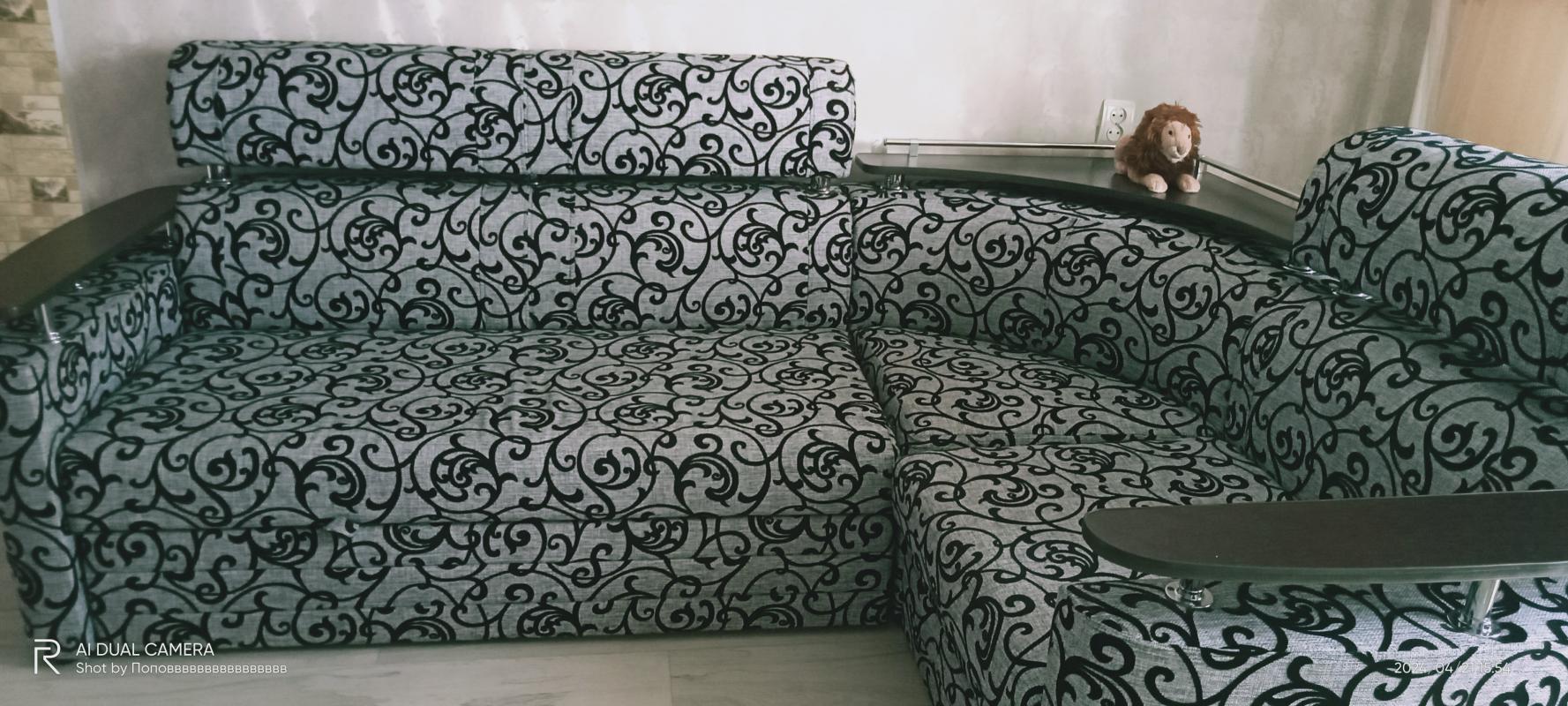 Продам отличный угловой диван, красивая расцветка, имеется место для хранения вещей. - Новотроицк