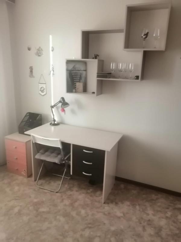 Продается 3-х комнатная квартира улучшенной планировки с хорошим ремонтом в уютном дворе в центре го - Новотроицк