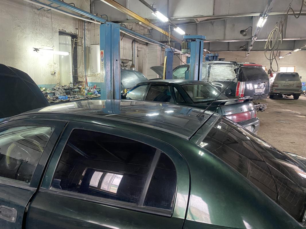 Автосервису требуется автослесарь с опытом работы, зарплата сдельная, высокая, оплата-каждые 10 дней - Новотроицк
