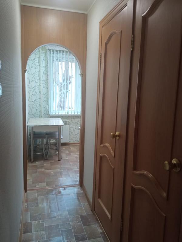 Продается уютная 2х комнатная квартира, расположена в спальном западном районе, не угловая, очень те - Новотроицк