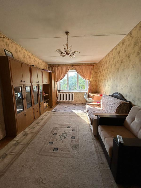 Продается 3-х комнатная квартира на среднем этаже, в монолитном доме
- г. - Новотроицк