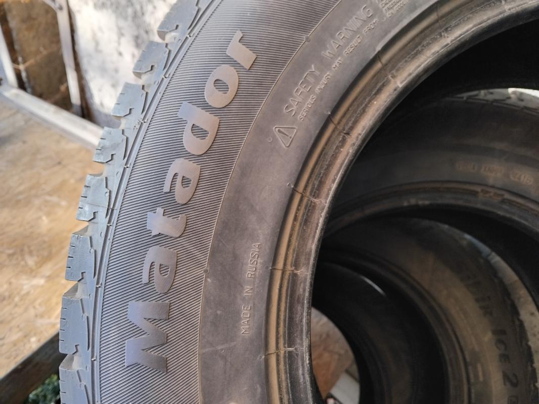 Продам комплект зимних шин МАТАДОР 215/70 R16 в отличном состоянии, без грыж и проколов, шипов малов - Орск