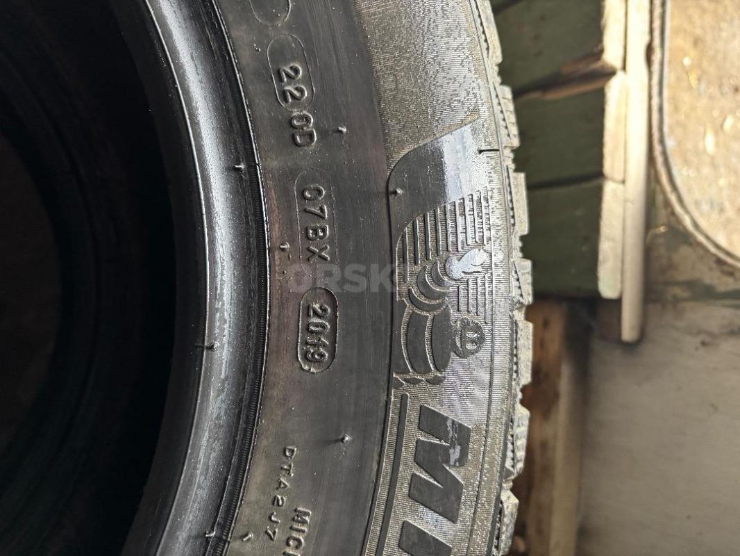 Продам зимние шипованные шины Michelin X-ice North 4. - Новотроицк