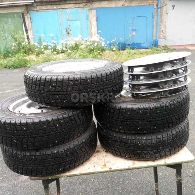 Продам зимние шины TUNGA  в комплекте с дисками 175/70 R13.  5 шин и покрышки. - Орск