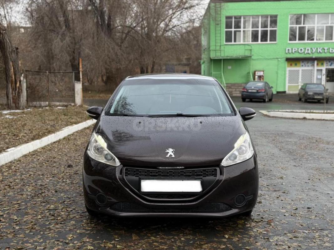 В продаже Peugeot 308 2013 года в жирнейшей комплектации. - Орск