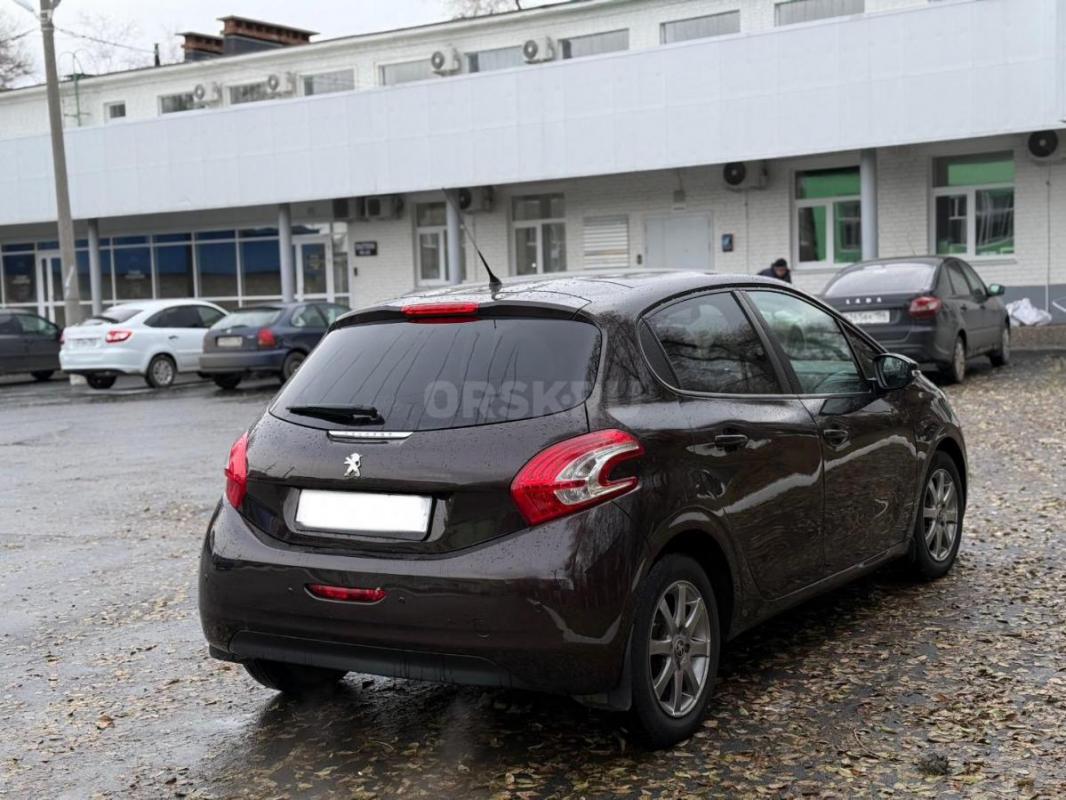 В продаже Peugeot 308 2013 года в жирнейшей комплектации. - Орск