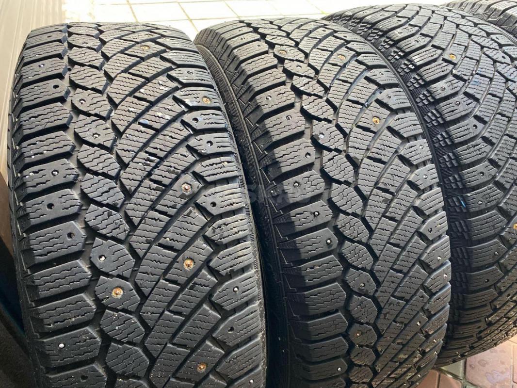 Продам 235/60 R18 комплект зимних шин Gislaved Nord Frost 200. - Орск