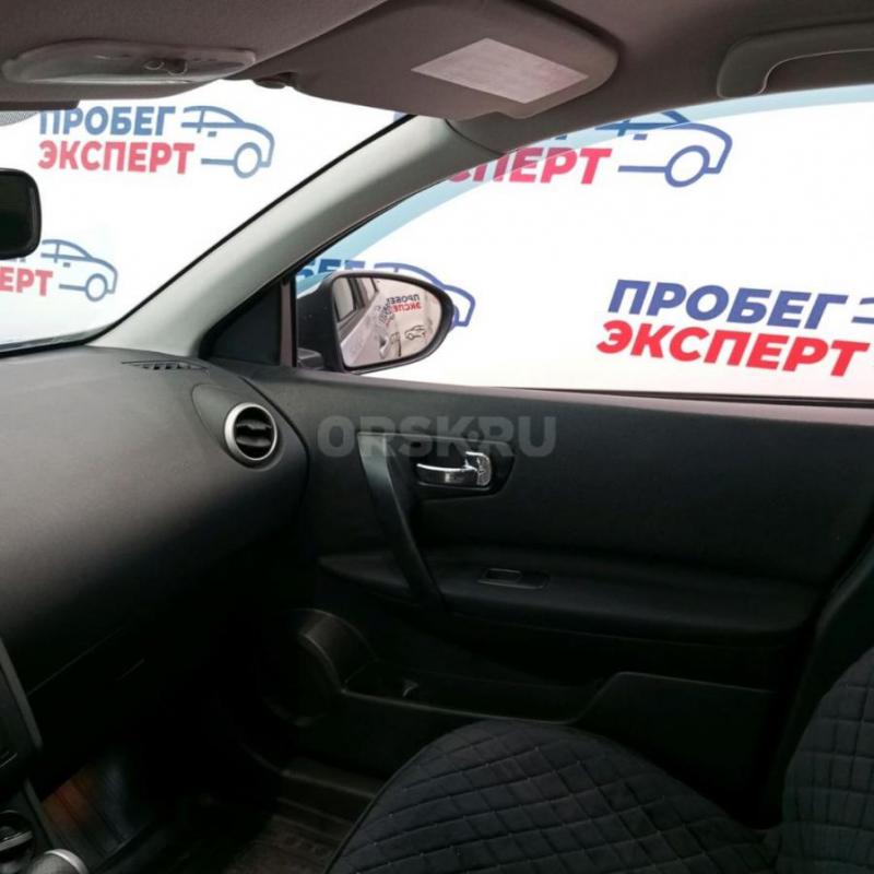 **Nissan Qashqai I Рестайлинг 2011 года**

Внедорожник с 5 дверьми и вариатором станет вашим верны - Орск