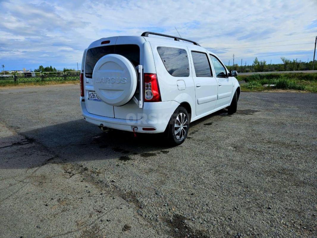 Продам Lada Largus 2013г.,  комплектация люкс, 7 мест, с документами порядок, автотека зелёная, ПТС - Орск