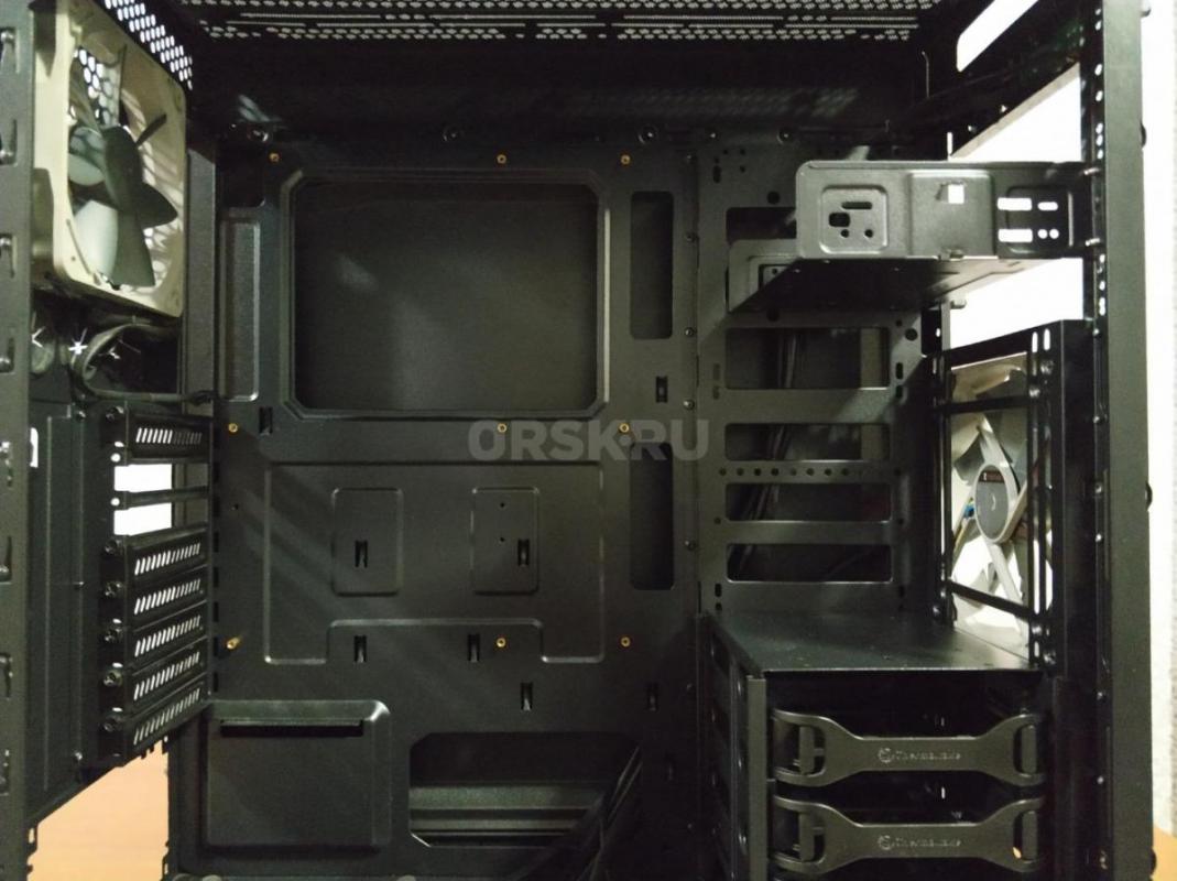 Компьютерный корпус Thermaltake Core V41 в идеальном состоянии. - Орск