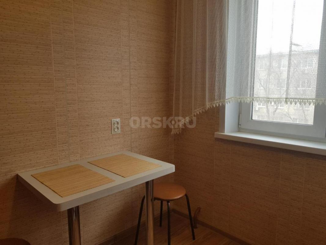 Продается уютная двухкомнатная квартира общей площадью 43 кв. - Гай