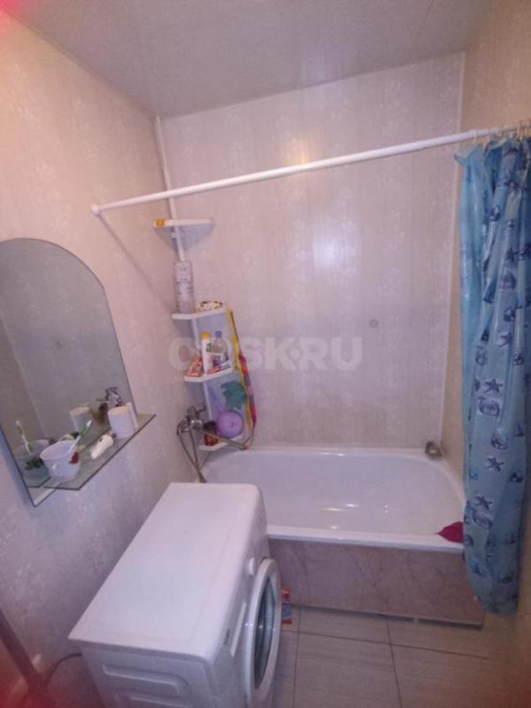 Продам однокомнатную  квартиру на шестом этаже девятиэтажного кирпичного дома в центре города, с раз - Орск