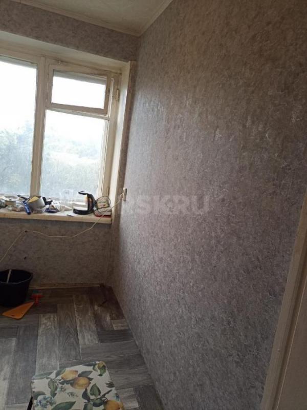 Продам однокомнатную  квартиру на шестом этаже девятиэтажного кирпичного дома в центре города, с раз - Орск