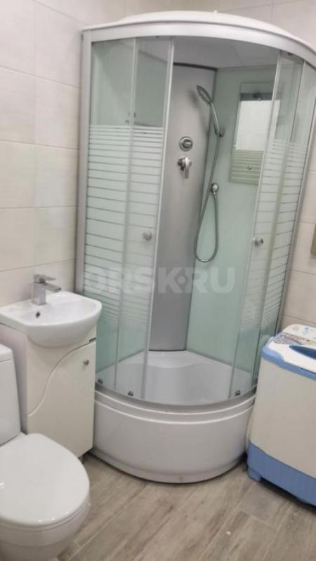 Продается 2х комнатная квартира, расположенная по адресу : проспект Ленина – 35 ( в доме расположен - Орск