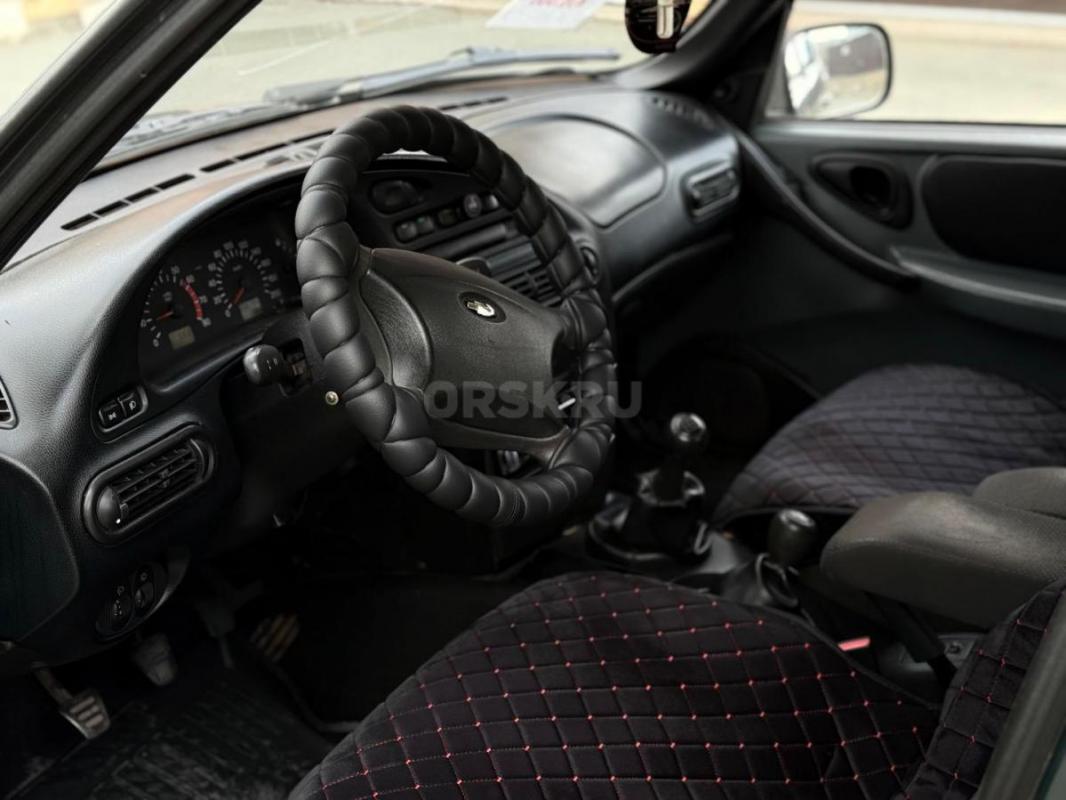Продам Niva Chevrolet 2006 года в живом хорошем состоянии. - Орск
