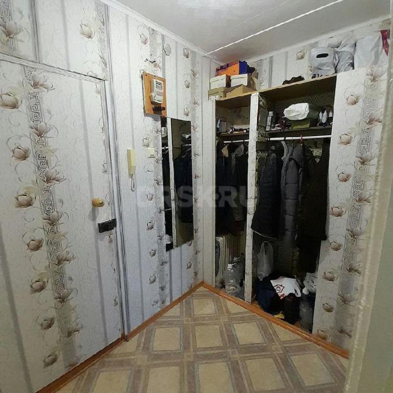 Продам просторную однокомнатную квартиру на пятом этаже, пятиэтажного кирпичного дома (МЖК) по адрес - Орск