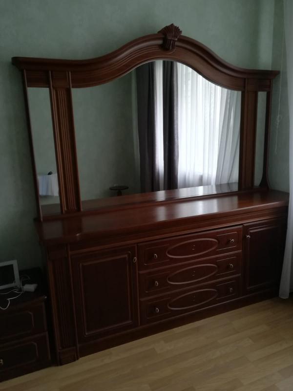 Продается комод фабрики "Нижегородец", натуральный шпон, б/у, в отличном состоянии. - Новотроицк