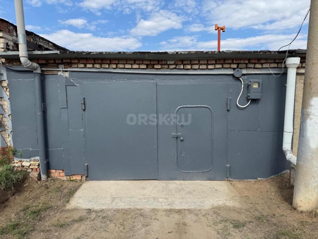 Продам капитальный гараж 5м х 6м  30кв. - Орск