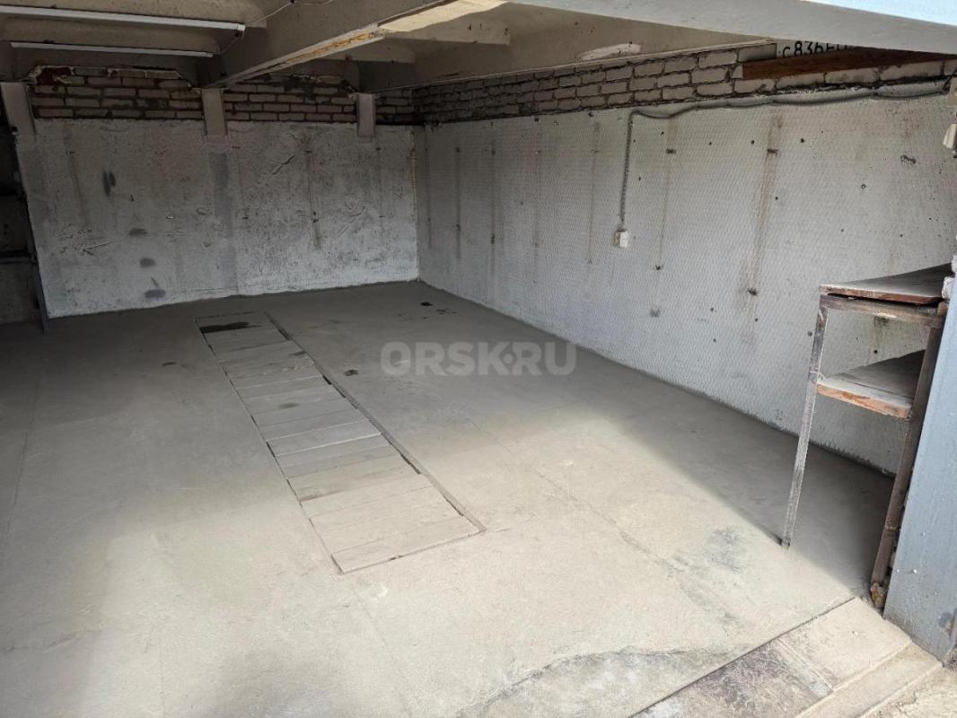 Продам капитальный гараж 5м х 6м  30кв. - Орск