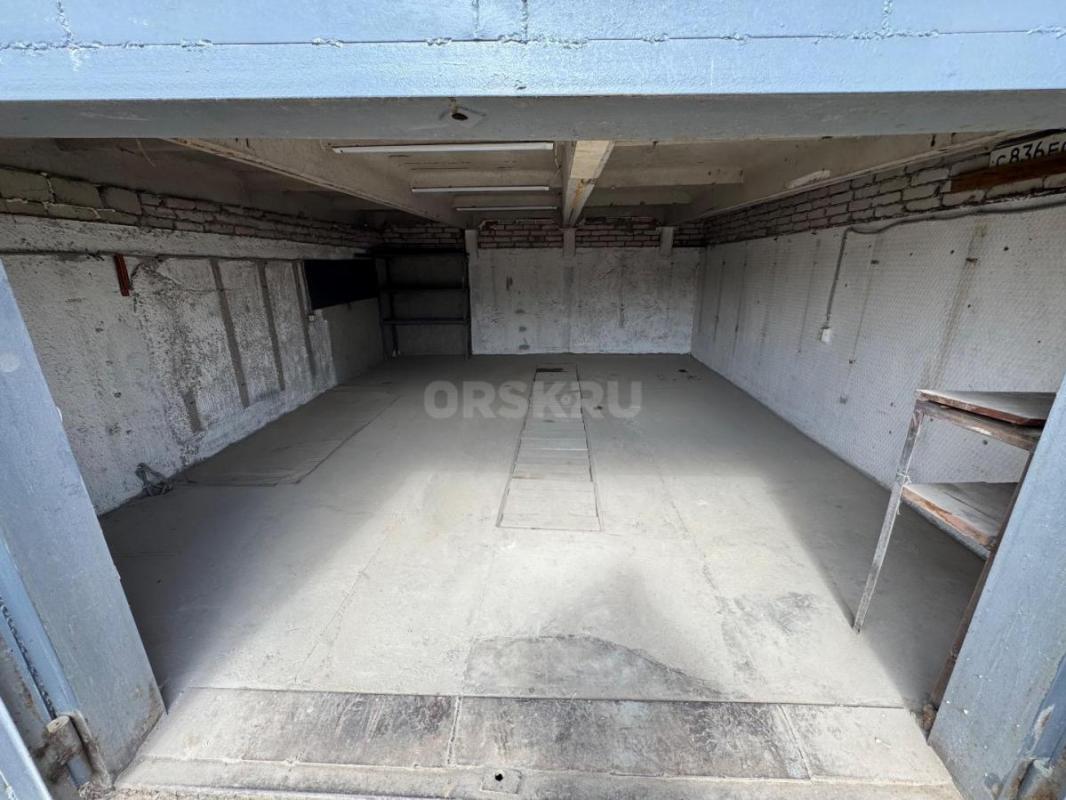 Продам капитальный гараж 5м х 6м  30кв. - Орск