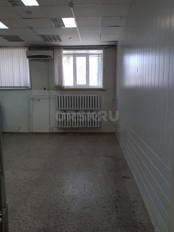 Сдам в аренду торговую площадь 35 кв м в магазине Ткани,  расположенного напротив рынка Авангард, по - Орск