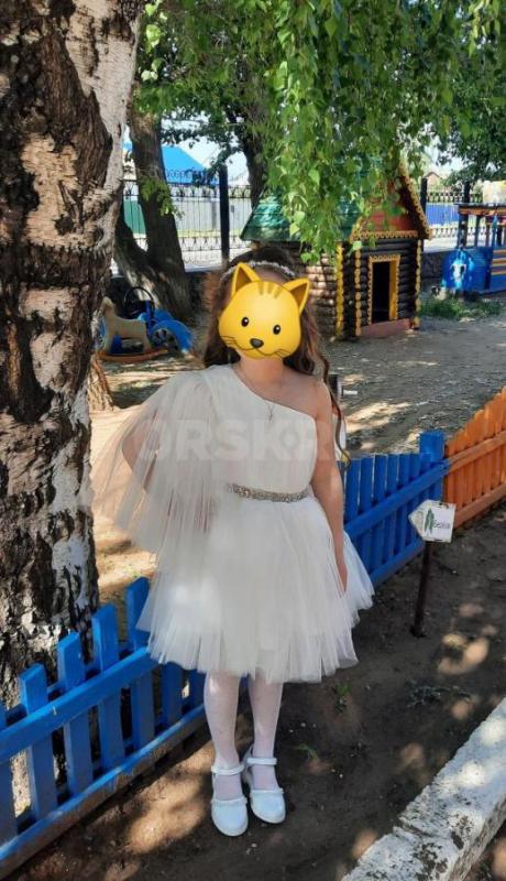 Детское платье на девочку фирмы mini Miss в идеальном состоянии
Золотистое рост 116-122
Белое рост - Орск
