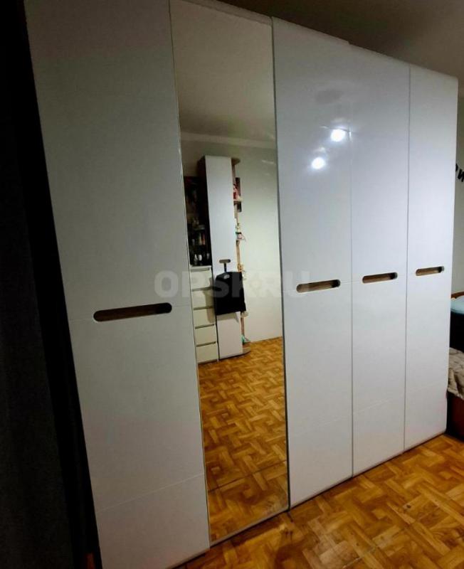 в наличии :
шкаф без зеркала 8500руб
шкаф с зеркалом 9000 руб
пенал 6500
шкаф-пенал с боковыми п - Орск