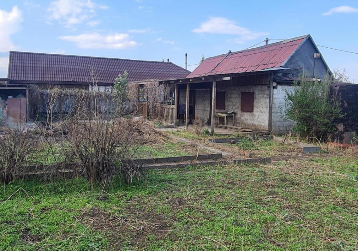 Продам сад 6 соток, на участке дом 5×10 метров, центральная вода, накопительный бак для воды, два вх - Орск