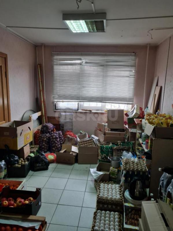 Продам коммерческое помещение (подходит под офис, магазин) с действующими арендаторами в районе 240 - Орск