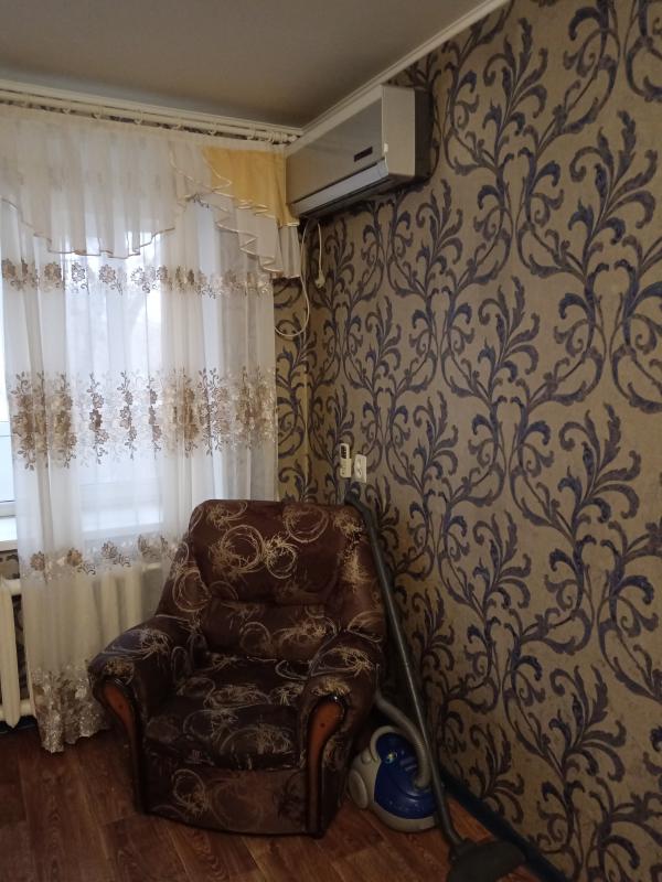 Сдается в аренду на длительный срок квартира с мебелью (стиральная машинка, шкаф, кухонный гарнитур, - Новотроицк