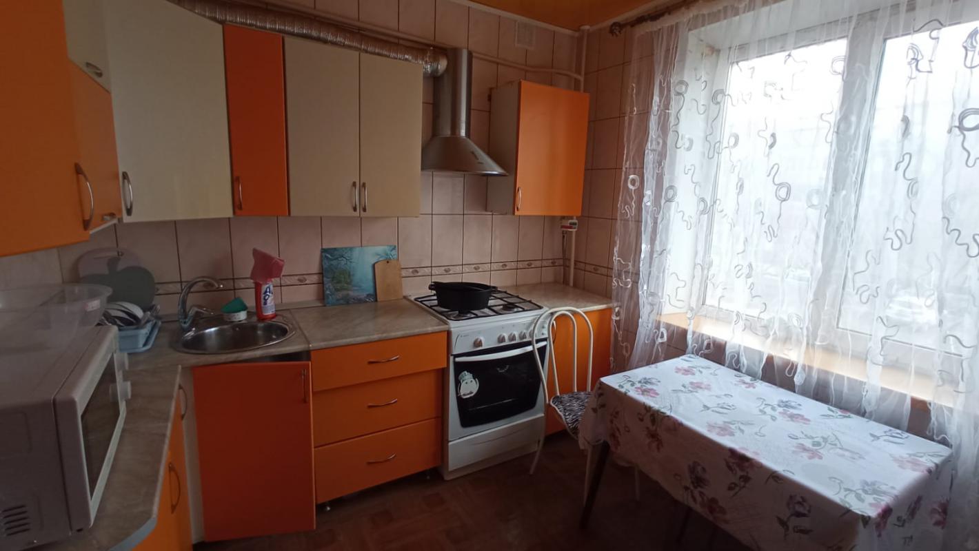 Сдам 2 комнатную квартиру на длительный срок - Новотроицк