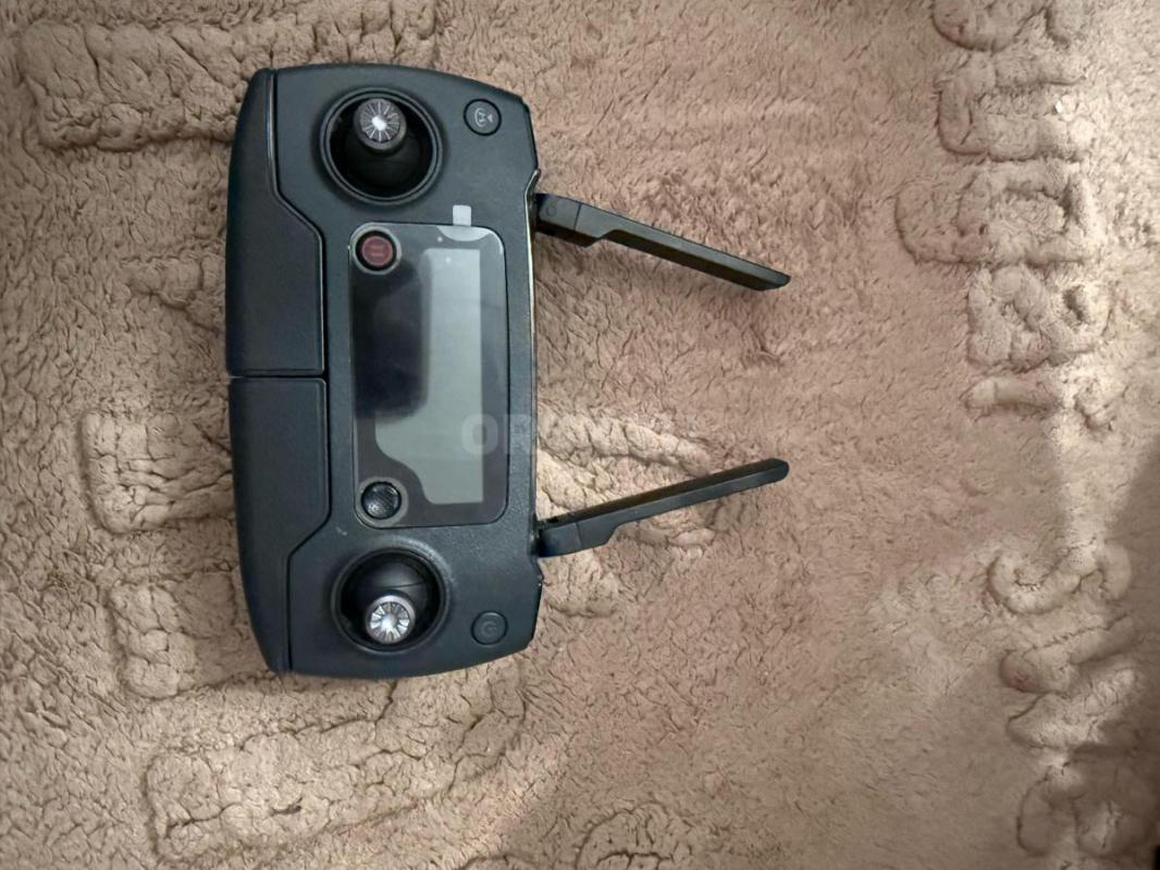 Квадрокоптер DJI Mavic PRO FLY MORE
COMBO
Новый, не использовался. - Орск
