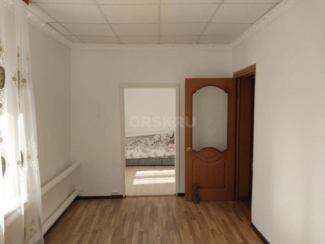 Продам дом,из шлакоблоков ,4 - комнаты, общая площадь 64 квадратных метров, плюс есть просторная  ве - Орск