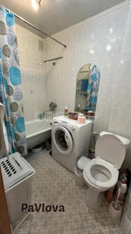 Продается двухкомнатная квартира, расположенная на 5 этаже пятиэтажного, панельного дома по адресу: - Орск