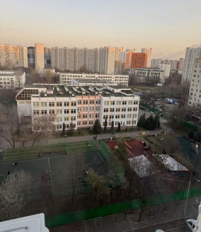 Ваш ребенок поступает в Москву? - Новотроицк