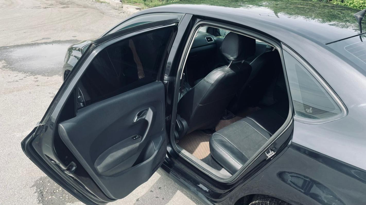 Продается Volkswagen Polo, 2013 год,

__АВТОМАТ__

Кузов оцинкованный

Мотор работает отлично, надёж - Новотроицк